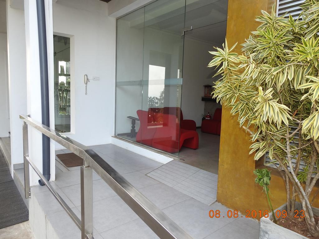 Hotel Topaz Kandy Luaran gambar